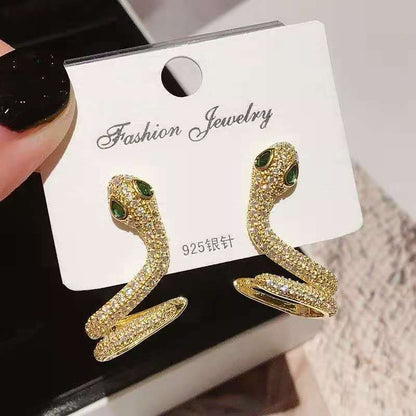 🐍 Sparkling Snake Ear Cuff Earrings – Unique Statement Jewelry with Zircon Accents