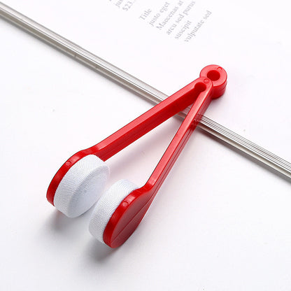 ✨ Multifunctional Eyeglass Cleaning Clip — Crystal Clear Vision Anytime, Anywhere