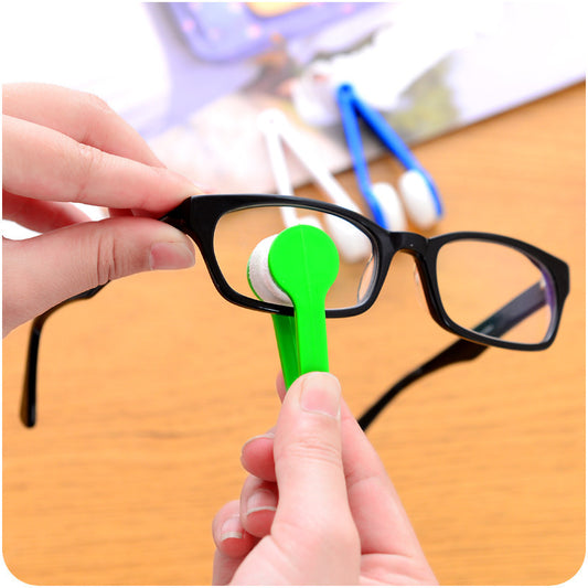 ✨ Multifunctional Eyeglass Cleaning Clip — Crystal Clear Vision Anytime, Anywhere
